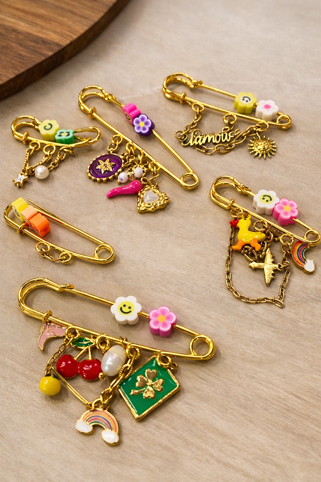 Ensemble de boche / épinglé a nourrice 