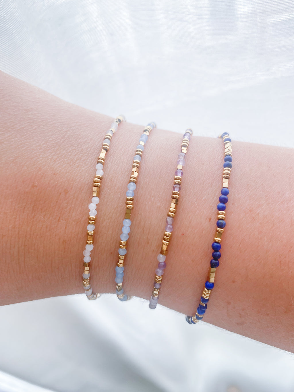 Bracelet fin de différentes couleurs